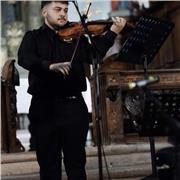 Se vuoi imparare a suonare il violino, oppure vuoi perfezionare la padronanza dello strumento, ti aspetto!